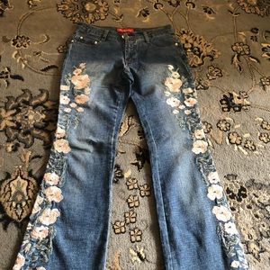 Embroidery jeans